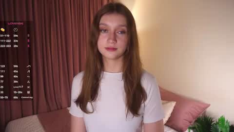 Snapshot of gwennielove chatting on 28, 6, 2026 Molly online show from 28, 6, 2026