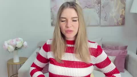 Snapshot of gwensmitt chatting on 21, 6, 2026 gwensmitt online show from 21, 6, 2026