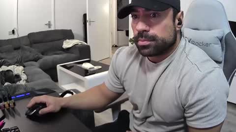 Snapshot of gymking999 chatting on 10, 2, 2025 gymking999 online show from 10, 2, 2025