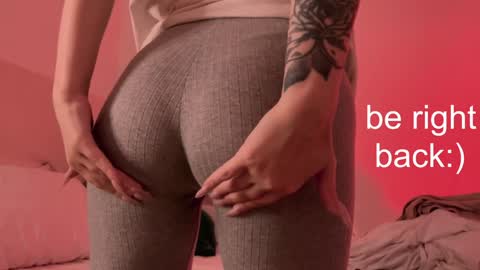 Snapshot of h2h0e chatting on 6, 1, 2025 Lana online show from 6, 1, 2025