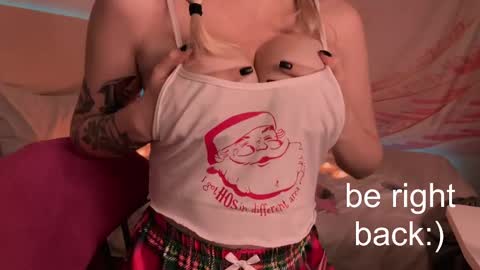 Snapshot of h2h0e chatting on 26, 2, 2025 Lana online show from 26, 2, 2025