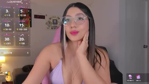 Snapshot of h3y_mia3 chatting on 8, 3, 2025 Paulina online show from 8, 3, 2025