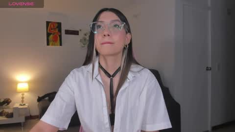 Snapshot of h3y_mia3 chatting on 9, 3, 2025 Paulina online show from 9, 3, 2025