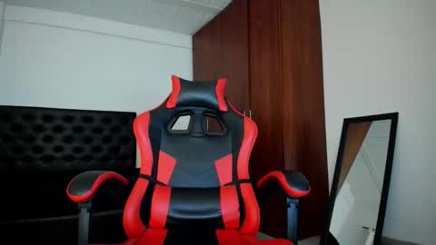 Snapshot of hades_horny_ chatting on 30, 4, 2026 hades_horny_ online show from 30, 4, 2026