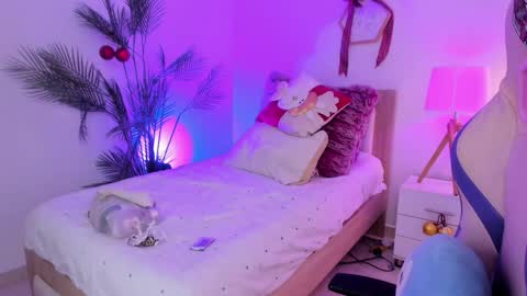 Hadid online show from 17, 12, 2025