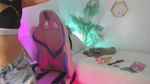 Hadid online show from 16, 4, 2026