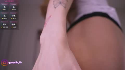 Snapshot of hadleynichols chatting on 23, 12, 2025 Hi Im Rebecca Glad to see you in my room PVT is open online show from 23, 12, 2025