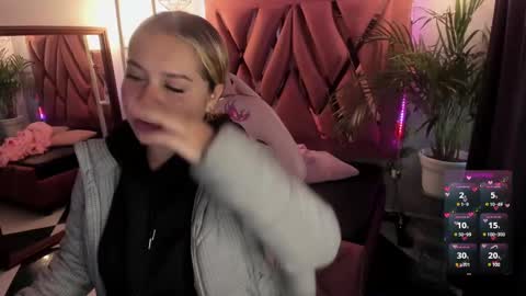 Haely online show from 13, 2, 2025