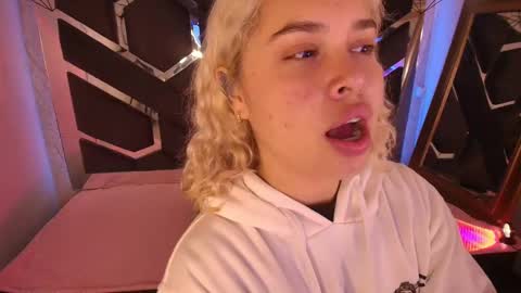 Haely online show from 5, 10, 2025