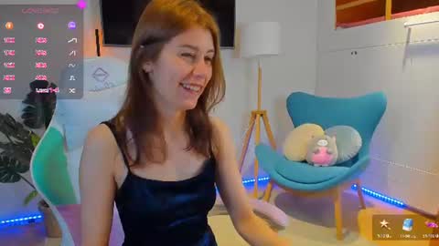 Snapshot of hailey__green chatting on 23, 7, 2026 Hailey Green online show from 23, 7, 2026