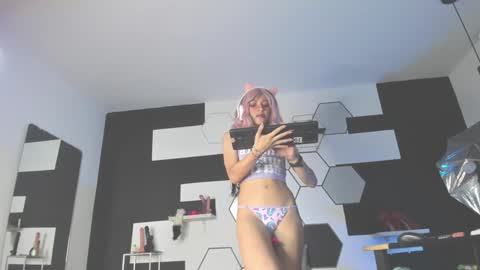 haileycat_ online show from 15, 1, 2025