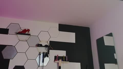 haileycat_ online show from 27, 1, 2025