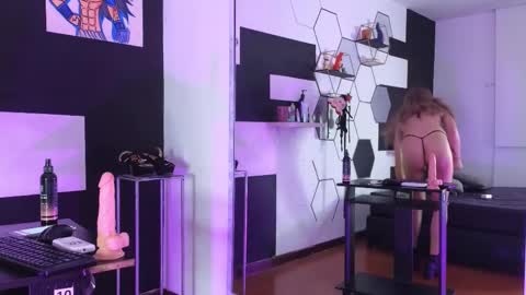 haileycat_ online show from 16, 12, 2025