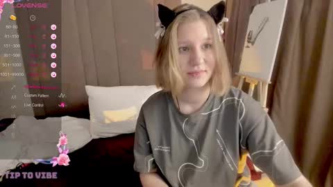 Snapshot of haileyfoxy chatting on 1, 3, 2025 Hailey online show from 1, 3, 2025