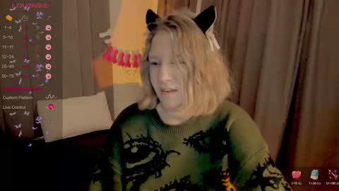 Snapshot of haileyfoxy chatting on 5, 3, 2025 Hailey online show from 5, 3, 2025