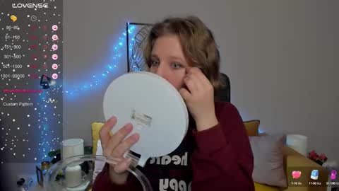 Snapshot of haileyfoxy chatting on 4, 10, 2025 Hailey online show from 4, 10, 2025