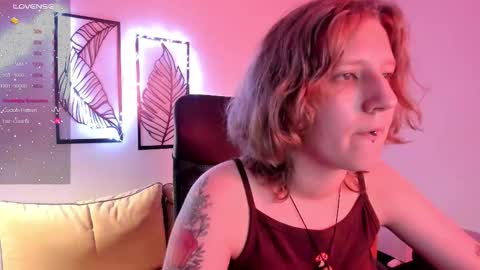 Snapshot of haileyfoxy chatting on 6, 11, 2025 Hailey online show from 6, 11, 2025