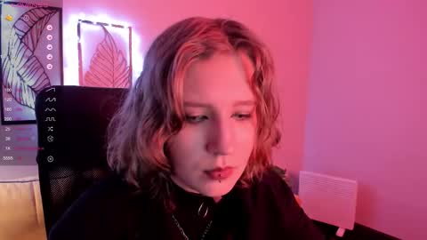 Snapshot of haileyfoxy chatting on 7, 11, 2025 Hailey online show from 7, 11, 2025