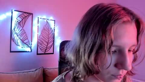 Snapshot of haileyfoxy chatting on 12, 11, 2025 Hailey online show from 12, 11, 2025