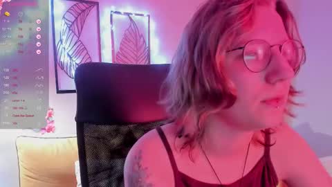 Snapshot of haileyfoxy chatting on 22, 11, 2025 Hailey online show from 22, 11, 2025