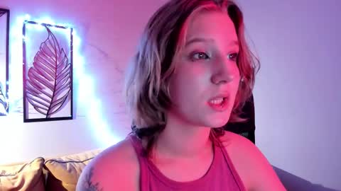 Snapshot of haileyfoxy chatting on 30, 11, 2025 Hailey online show from 30, 11, 2025