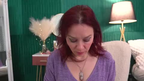 Snapshot of haileymoon85 chatting on 16, 12, 2025 Hailey online show from 16, 12, 2025