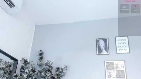 haileystonei online show from 29, 10, 2025