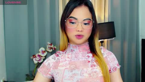 Snapshot of hailywilson chatting on 1, 3, 2025 haily online show from 1, 3, 2025