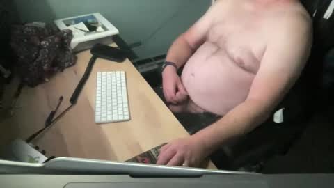hairybear6937 online show from 4, 11, 2025