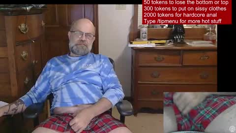 HairyDaddyBear69 online show from 11, 4, 2026
