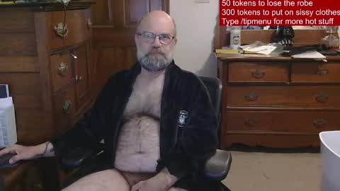 HairyDaddyBear69 online show from 24, 4, 2026
