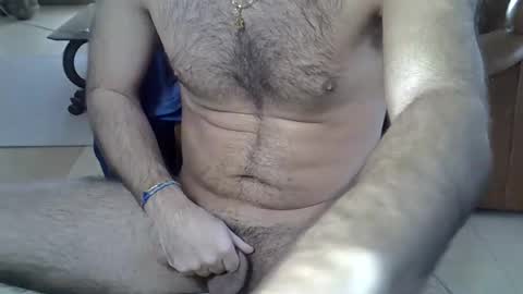 Snapshot of hairydaduncut chatting on 28, 11, 2025 hairydaduncut online show from 28, 11, 2025