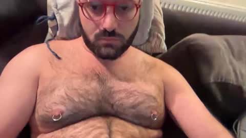 Hairy Guy online show from 25, 10, 2025