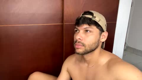 Independent       model  online show from 2, 2, 2025