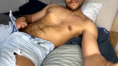 Independent       model  online show from 11, 3, 2025