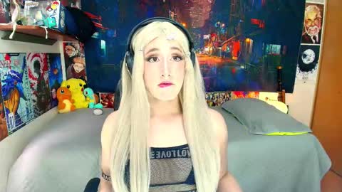 Haku Please help me with your thumbs up its important  online show from 24, 11, 2025