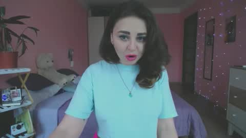 Snapshot of halleyg chatting on 28, 11, 2025 Ann online show from 28, 11, 2025