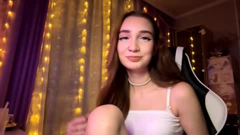 Snapshot of halliemcanaw chatting on 18, 12, 2025 Holly online show from 18, 12, 2025