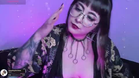Snapshot of hallucigenia_sparza chatting on 10, 6, 2026 Hallu online show from 10, 6, 2026