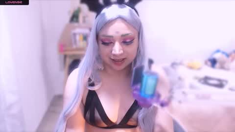 Snapshot of hana_hyuga1 chatting on 24, 10, 2025 Hana Hyuga .   Please help me reach 200 thumbs up online show from 24, 10, 2025