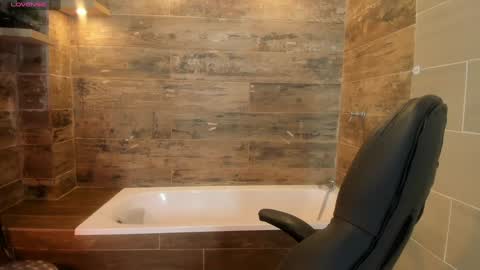 Snapshot of hanah_greey chatting on 17, 12, 2024 HANAH online show from 17, 12, 2024