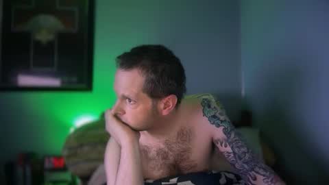 hand_banana_420 online show from 13, 4, 2026