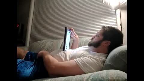 handsomedaddy198923 online show from 28, 10, 2025