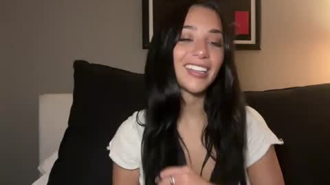 Snapshot of hangoutwithvanessa chatting on 25, 6, 2026 Vanessa online show from 25, 6, 2026