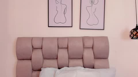 hanna__evans_ online show from 14, 10, 2025