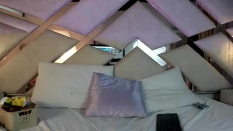  hanna  online show from 8, 2, 2025