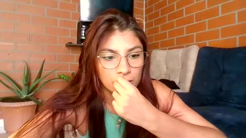 Snapshot of hanna_beily chatting on 10, 2, 2025 hanna online show from 10, 2, 2025