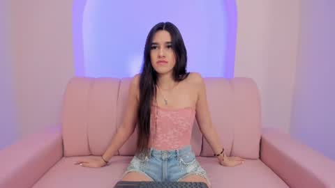 Hanna Foxi online show from 4, 7, 2026