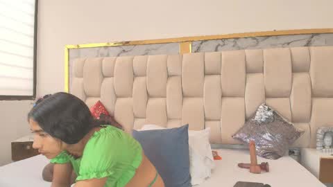 Hanna lens online show from 16, 4, 2026