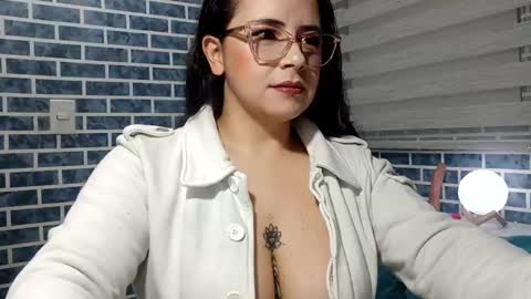 Snapshot of hanna_moons chatting on 25, 4, 2026 hanna_moons online show from 25, 4, 2026